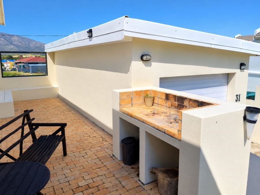 3 Bedroom Property for Sale in De Kelders Western Cape